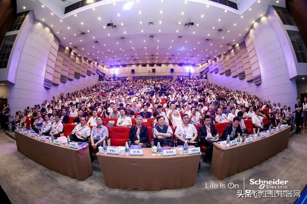 施耐德电气推出全新环保型气体绝缘技术