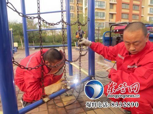 楼宇门维修遇难题 “大师”请来氩弧焊出山