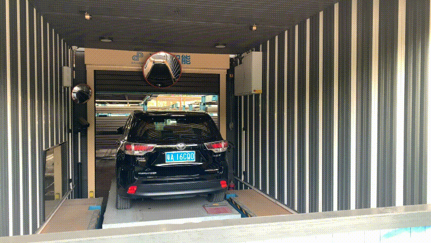 「视频」倒车入库难？智能机器人帮你停车