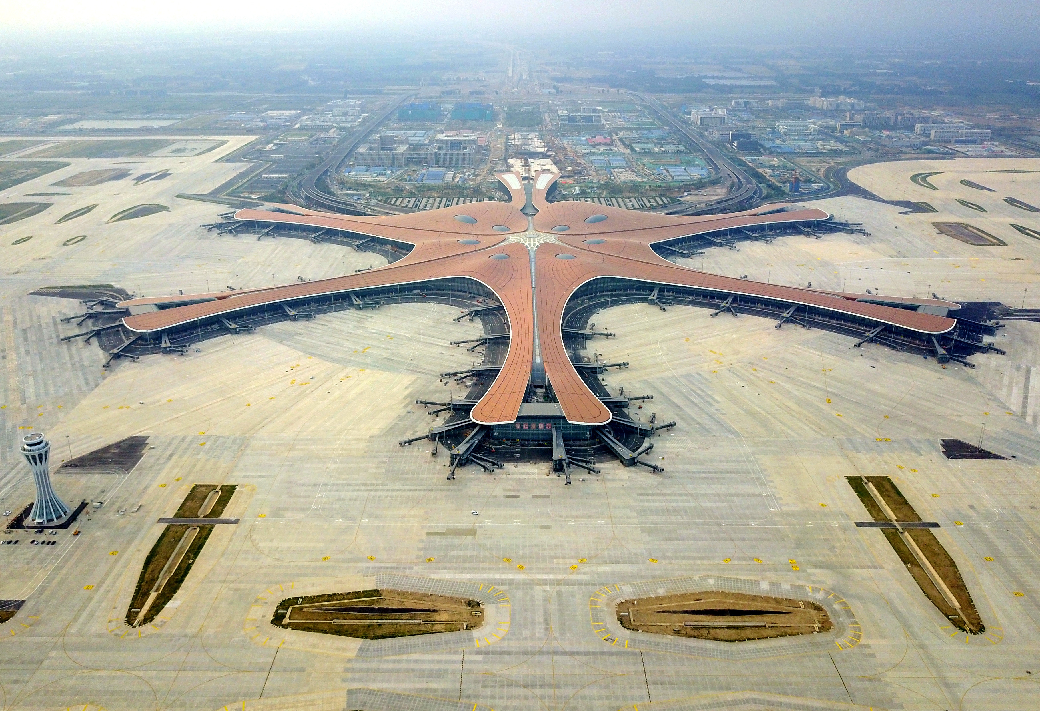 大兴机场涿州城市航站楼正式启用！成都航空、青岛航空入场运营