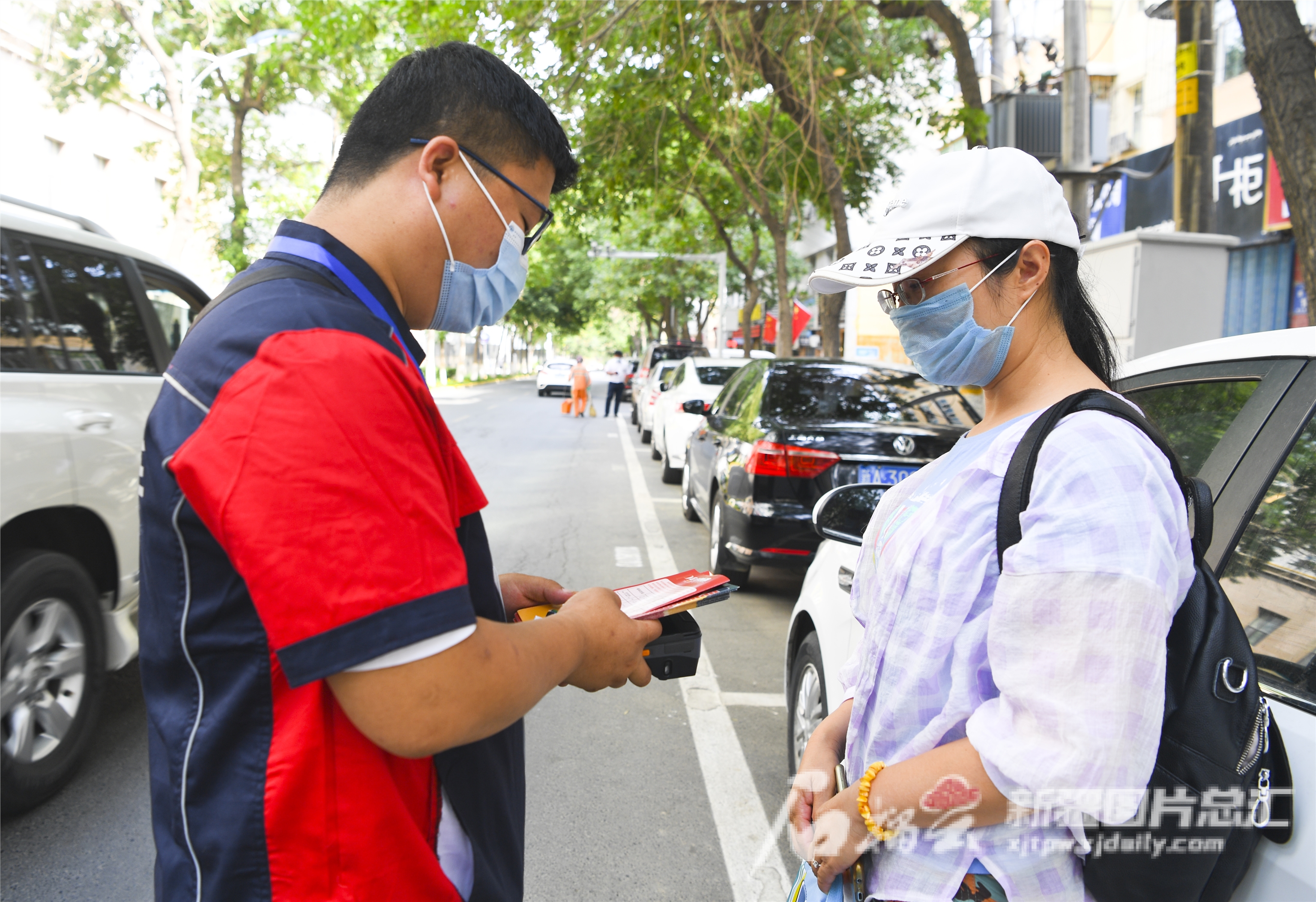 乌市智慧停车系统正式运行 车主泊车方便了