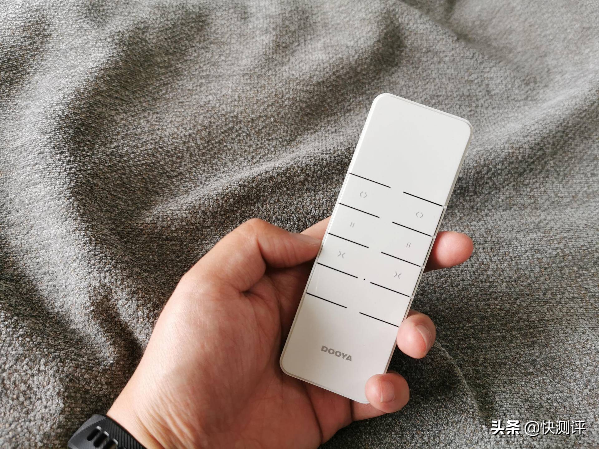 杜亚智能窗帘DH3使用报告，智能控制让生活充满诗意