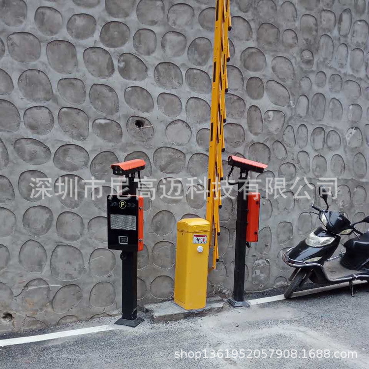 自动智能道闸设备_智能道闸_智能道闸