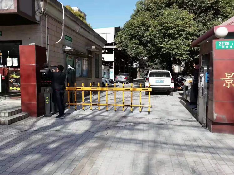 智能道闸_自动智能道闸设备_智能道闸
