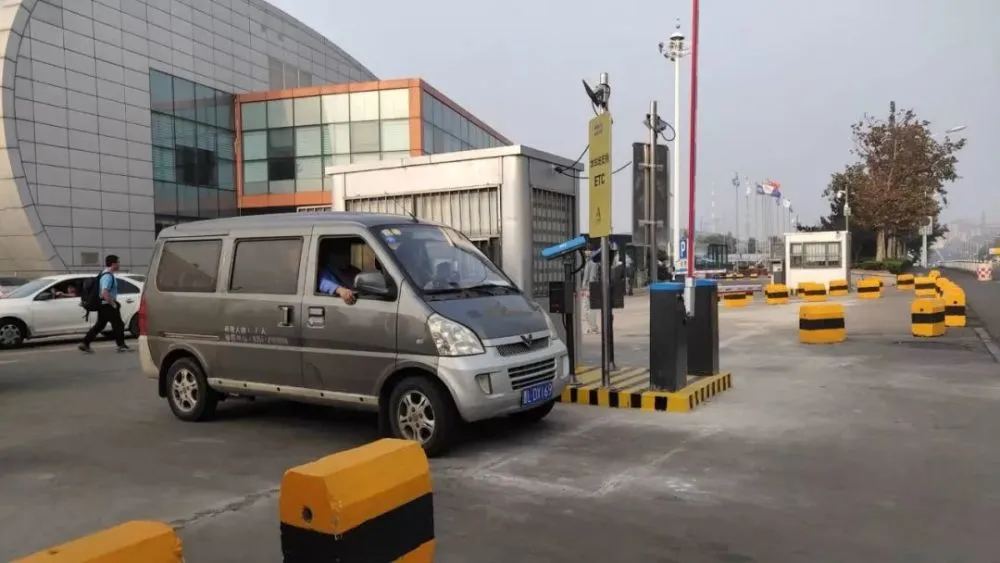 鸿路钢构 智能停车_停车场智能停车系统_智能停车场