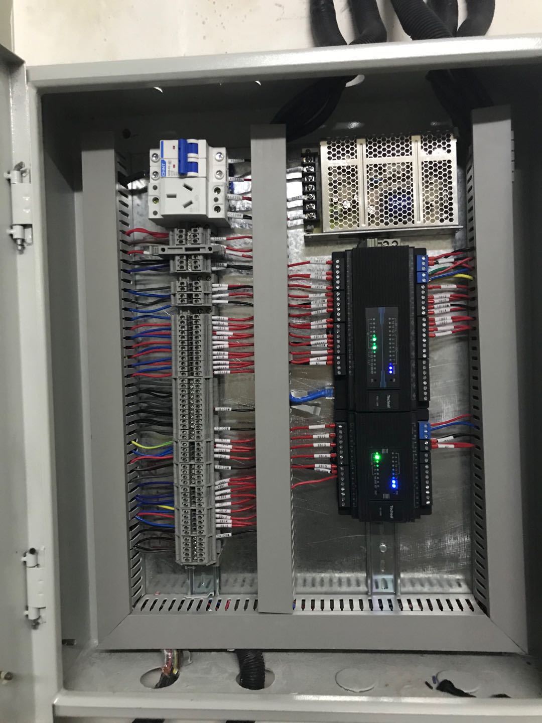 江森自控汽车饰件系统有限公司_plc自控成型系统_在楼宇自控系统中