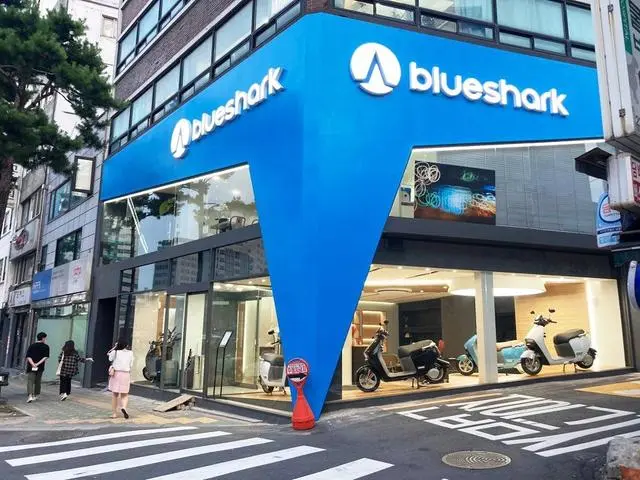 多媒体智能中控系统方案_车载多媒体智能中控屏_智能中控