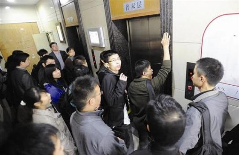 楼宇自控系统维保取费_智能化楼宇系统包括_浅述智能化楼宇安保系统现状及存在的问题