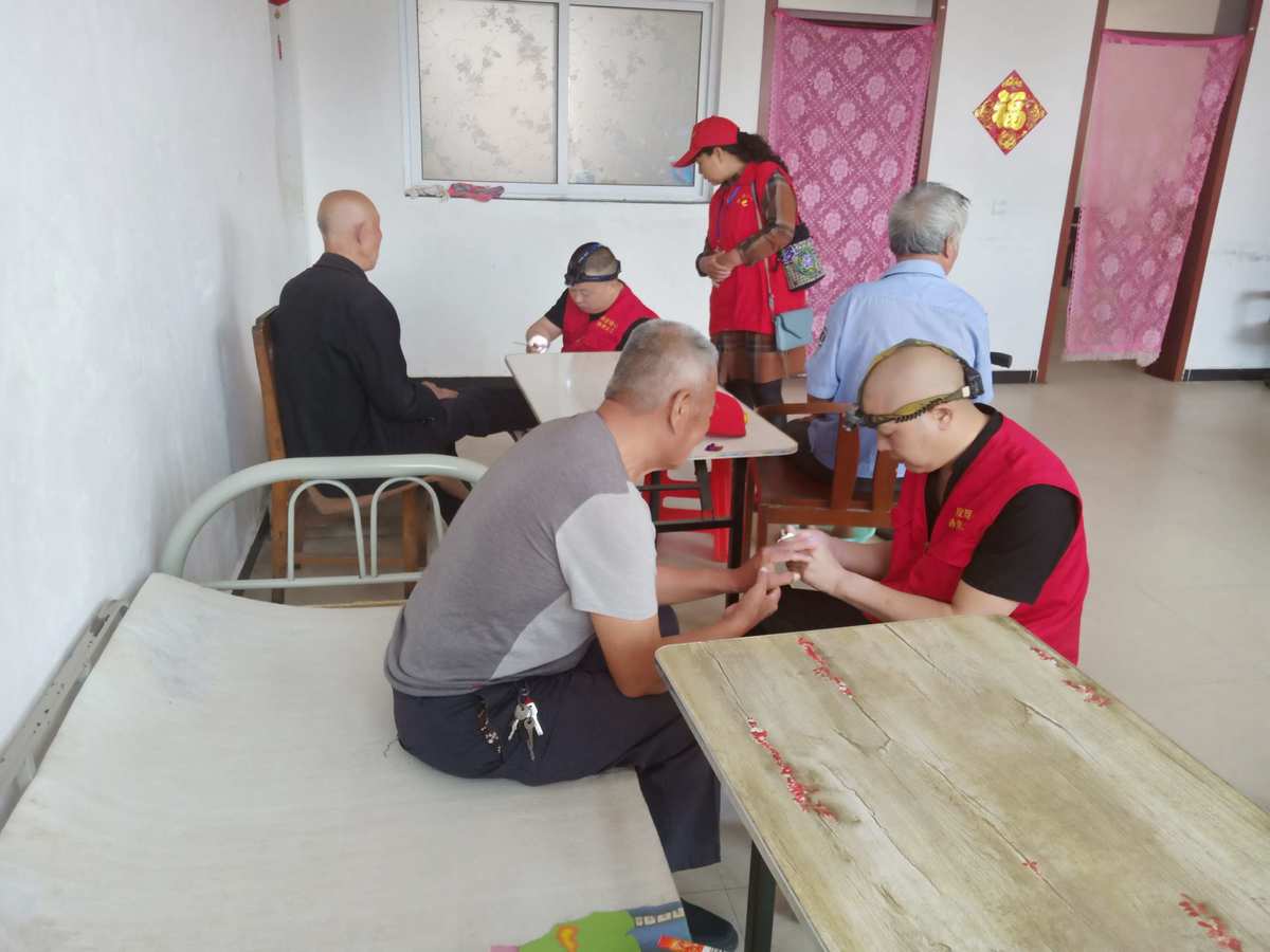 养老智能床垫_智能养老_养老智能手环