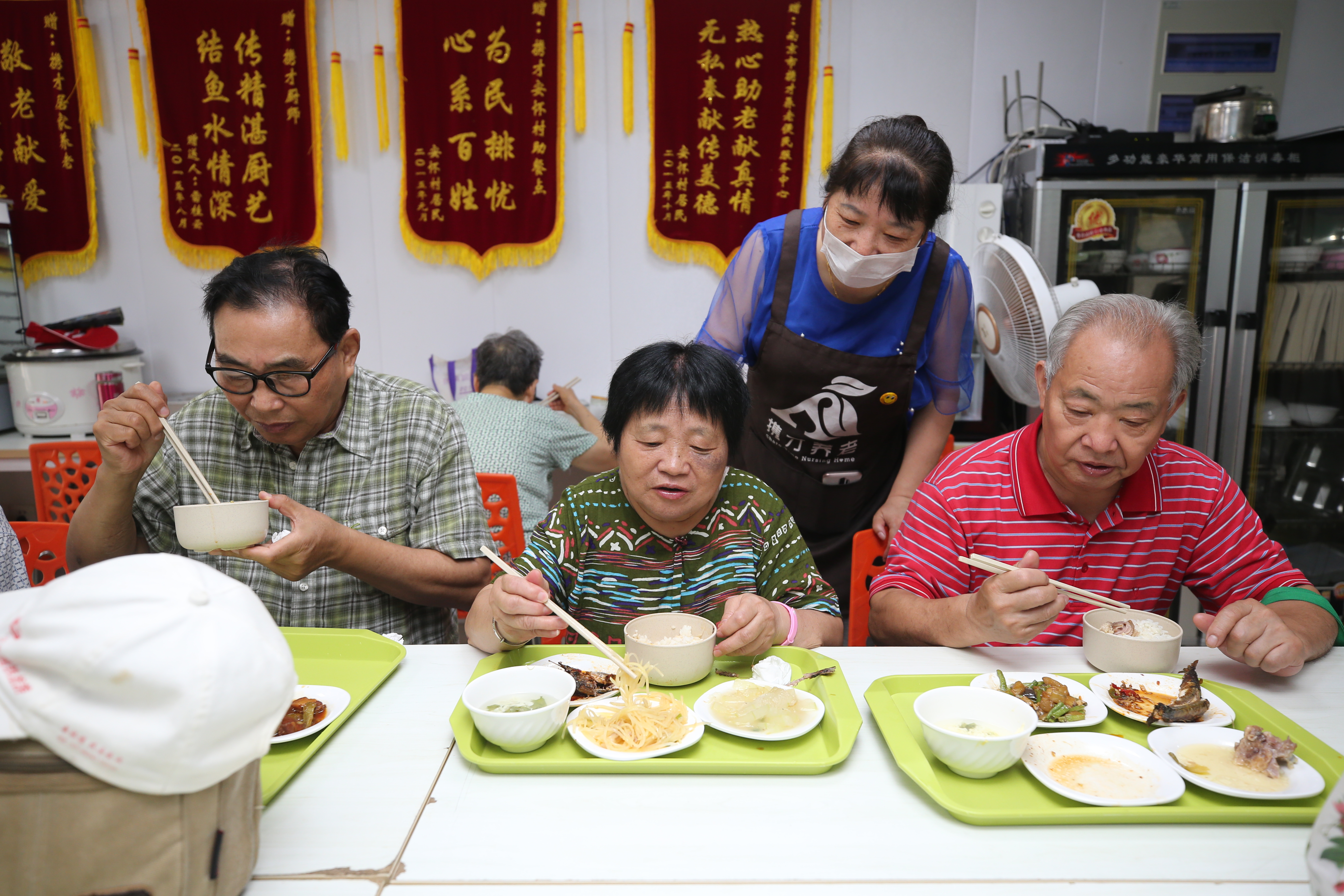 养老智能床垫_智能养老_养老智能手环
